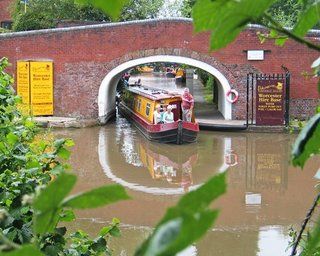 Canalboat At Worcester Marina Hotel Exterior photo